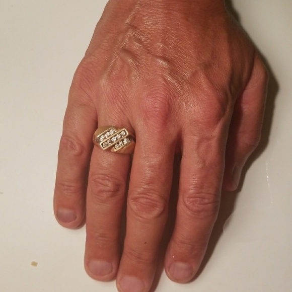 Stunning Men's 14k Gold diamond ring - Picture 8 of 8